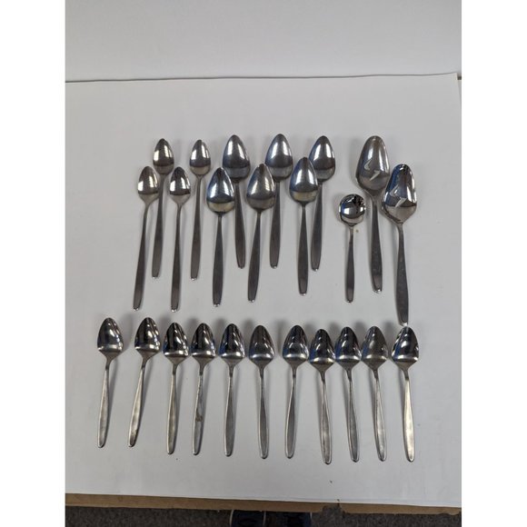 Easterling Set of 24 Stainless Steel Japan Rhineland Teapsoons Tablespoons - Picture 1 of 8